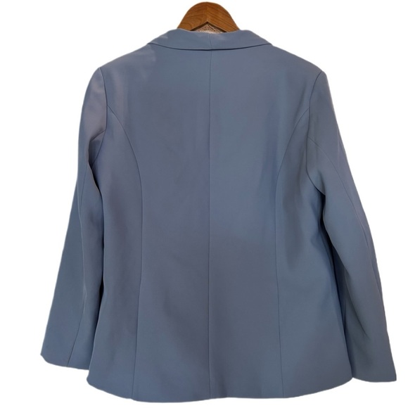 Elegant Light Blue Blazer - Picture 3 of 5